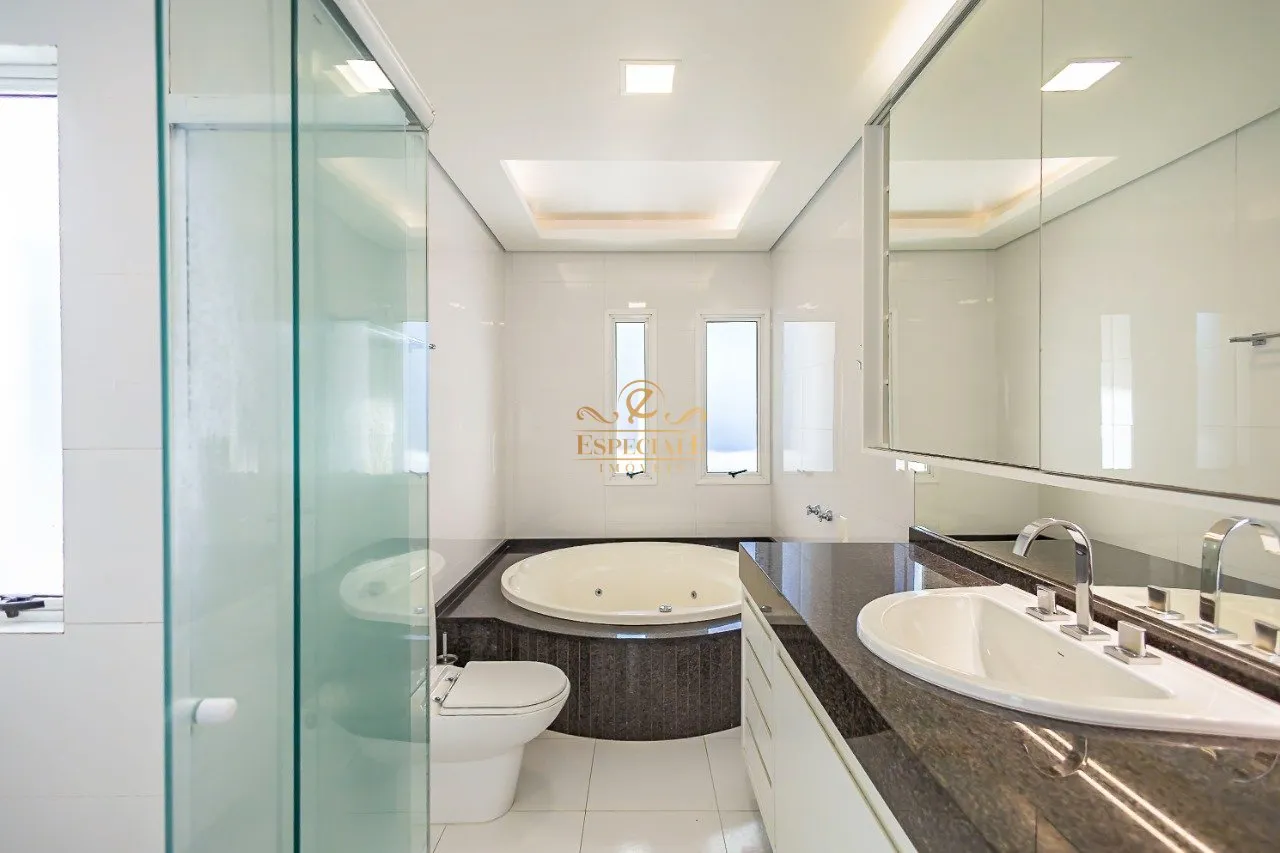 Furnished house with 4 en-suite bedrooms and private garden — photo 6