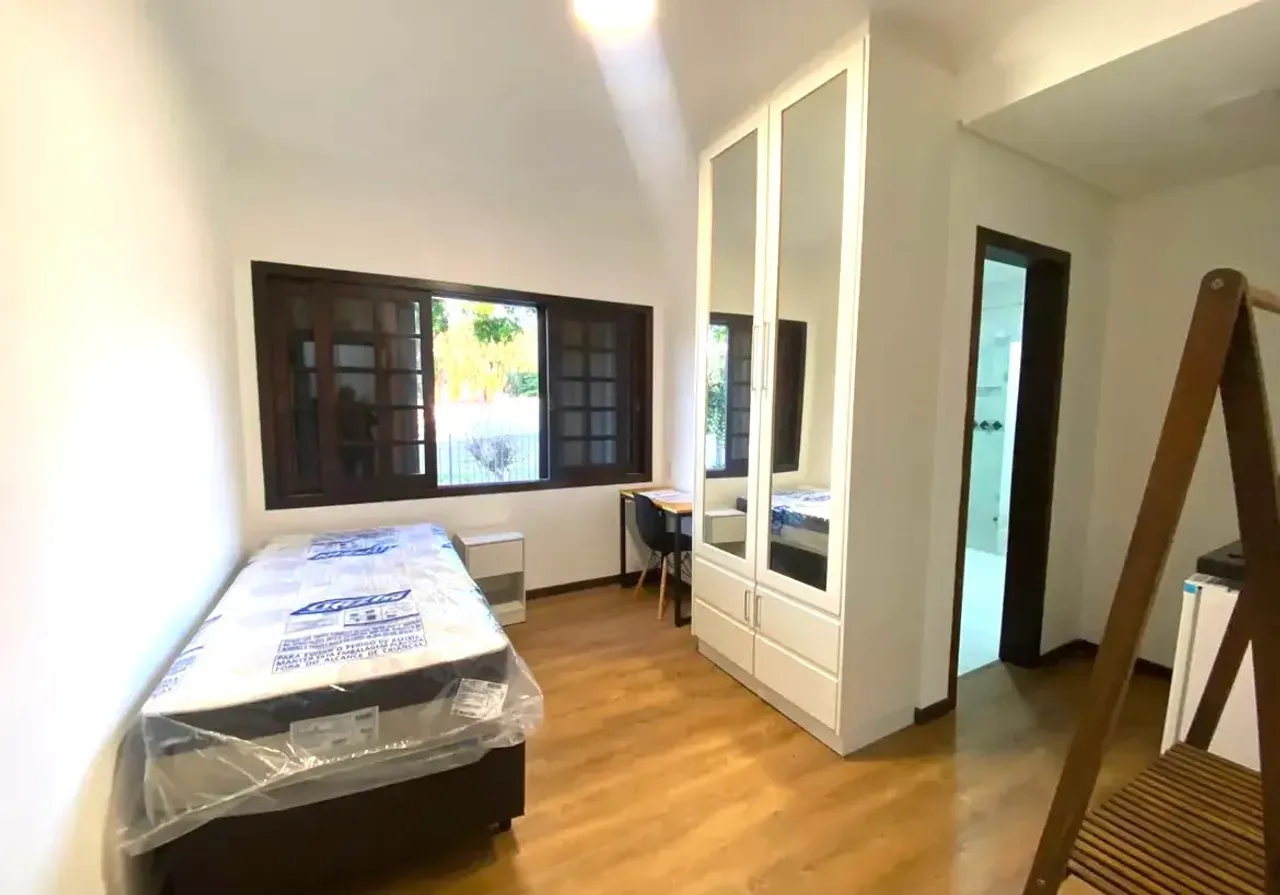 Estudio sin aparcamiento con lavadora y jardín privado — photo 3