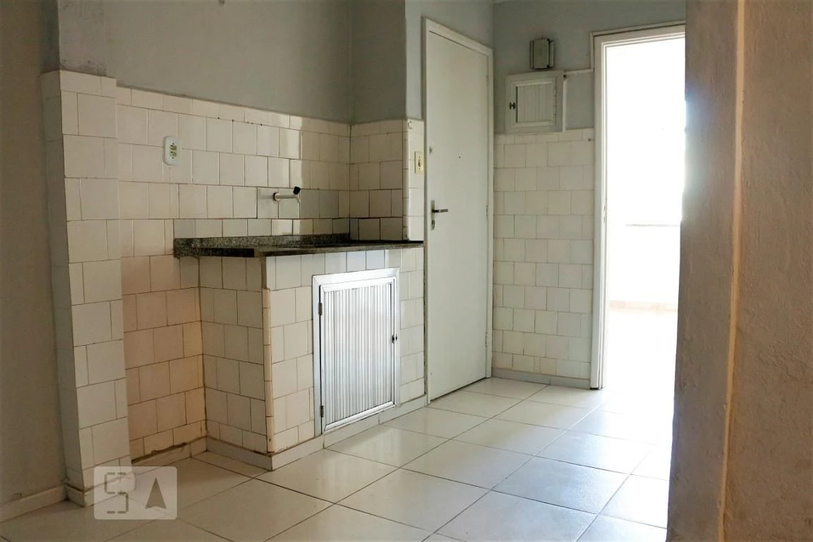 Unfurnished apartment with 2 bedrooms and a private BBQ — photo 12