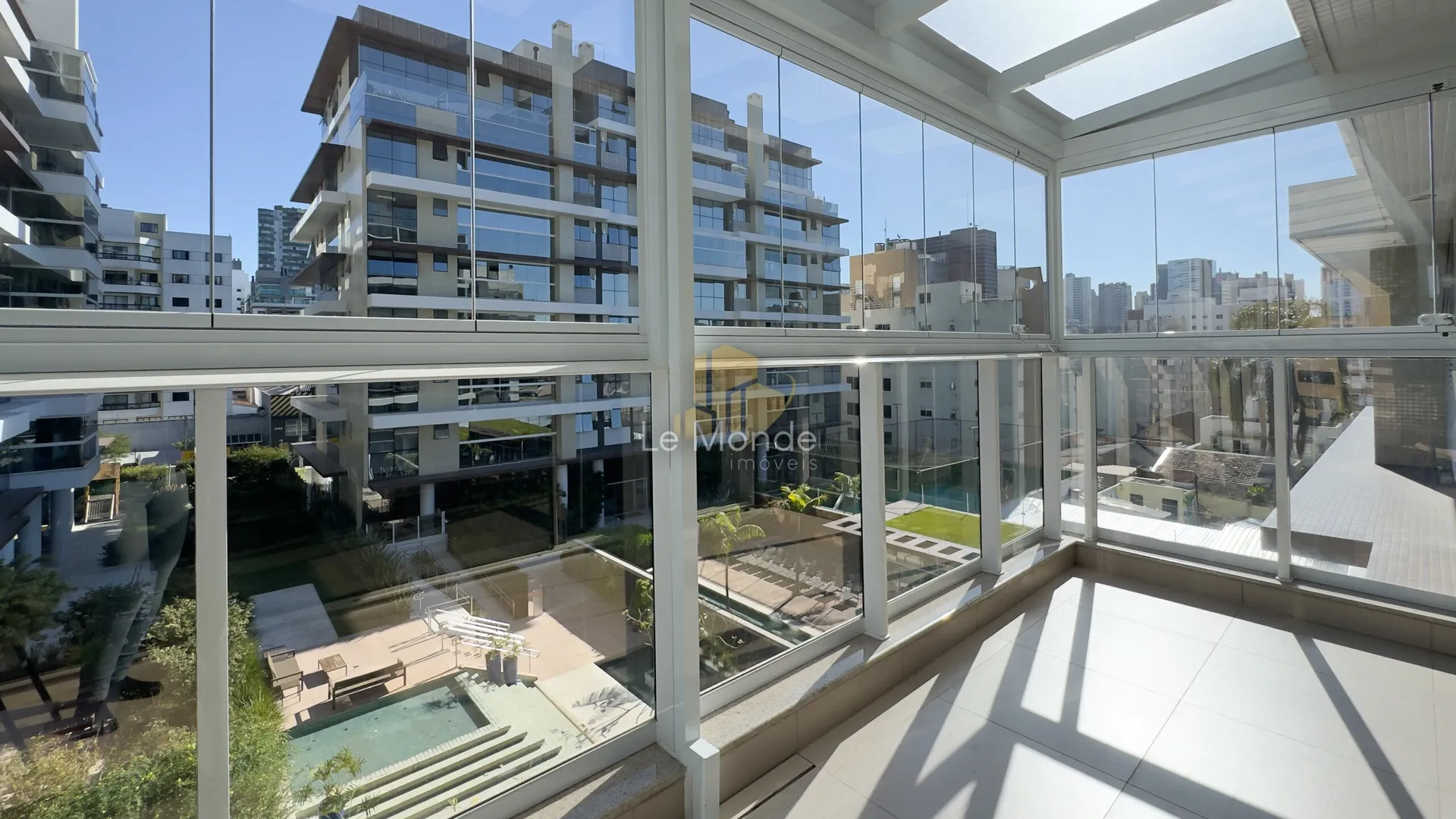 Duplex apartment with 3 bedrooms and 156 m² — photo 20