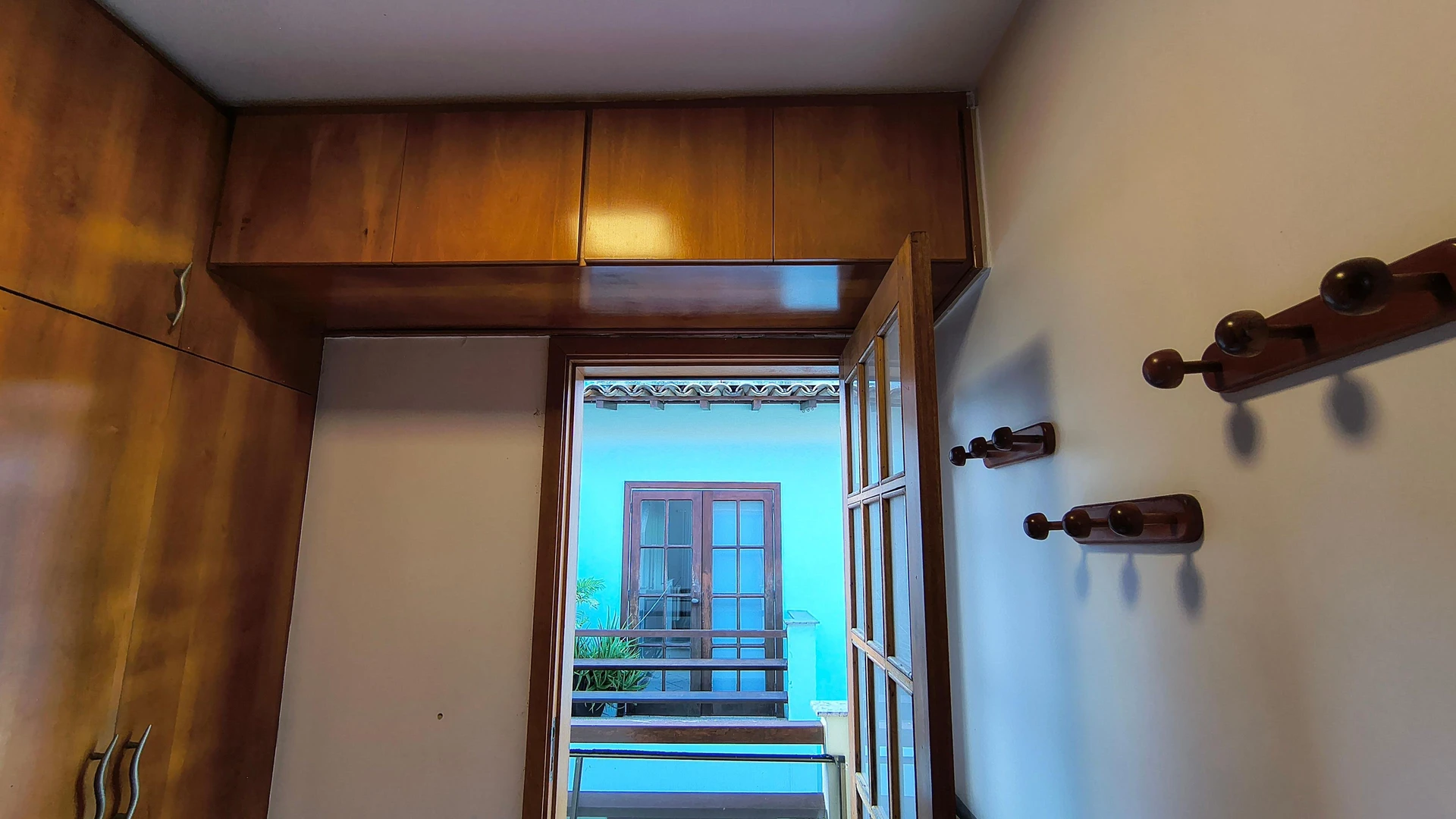 Condo house with balcony and 3 en-suite bedrooms — photo 17