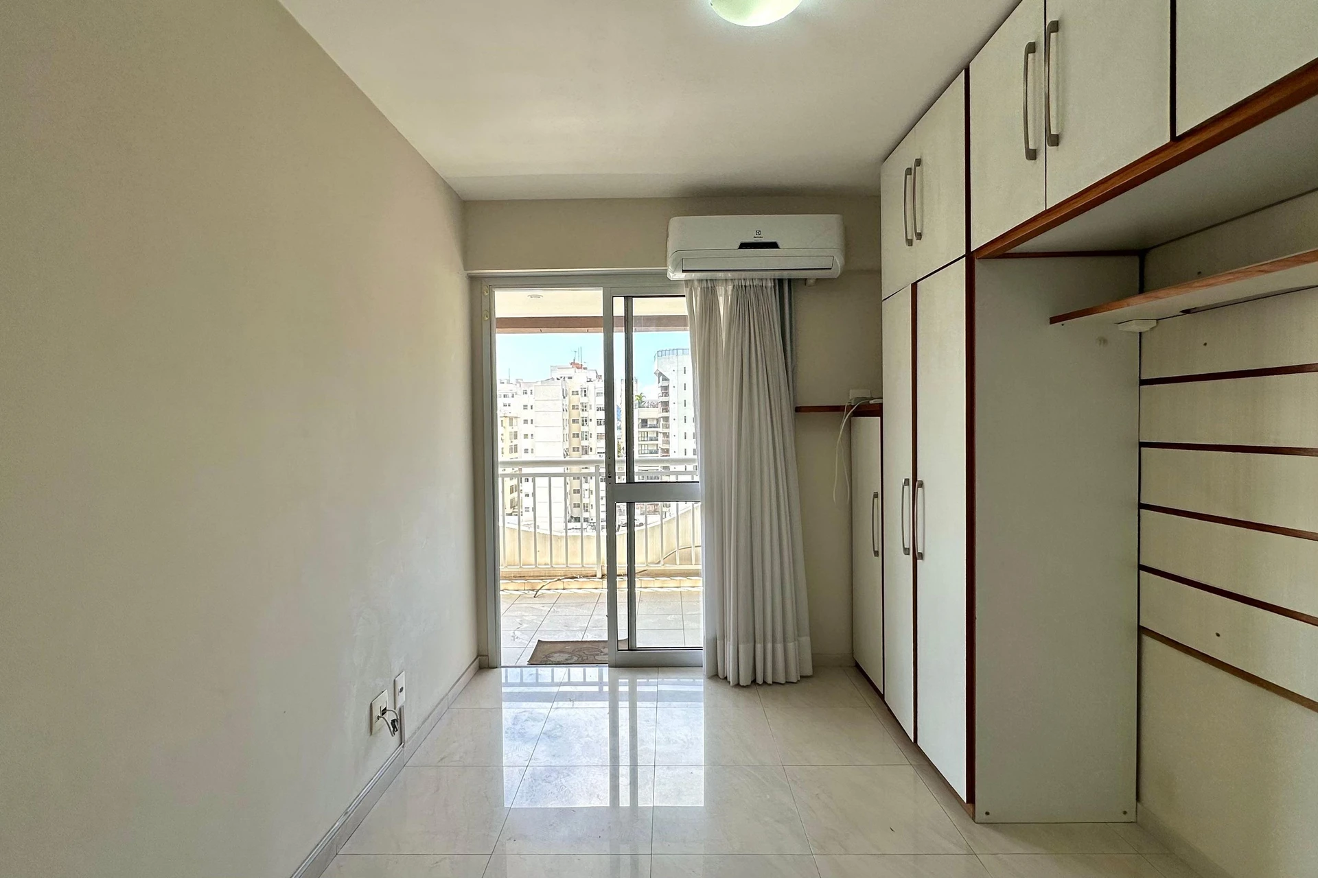 Apartamento de 3 quartos com vista para a água — photo 30