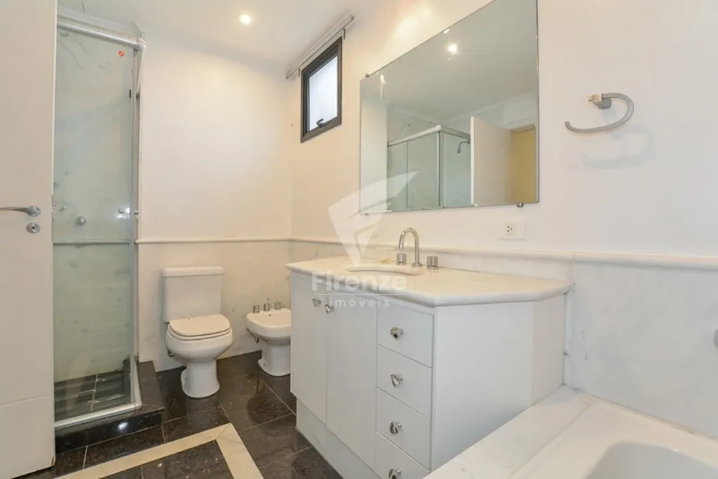 Apartment with 3 en-suite bedrooms and 2 parking — photo 48