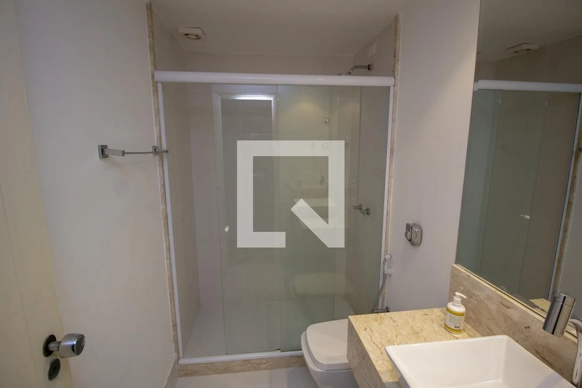 Furnished apartment with 3 bedrooms and 5 bathrooms — photo 34
