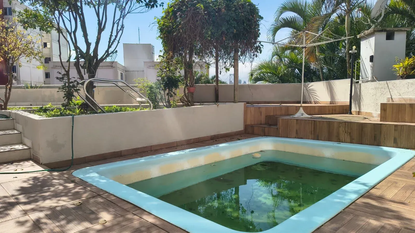 2-bedroom house with a water view in Florianópolis — photo 47