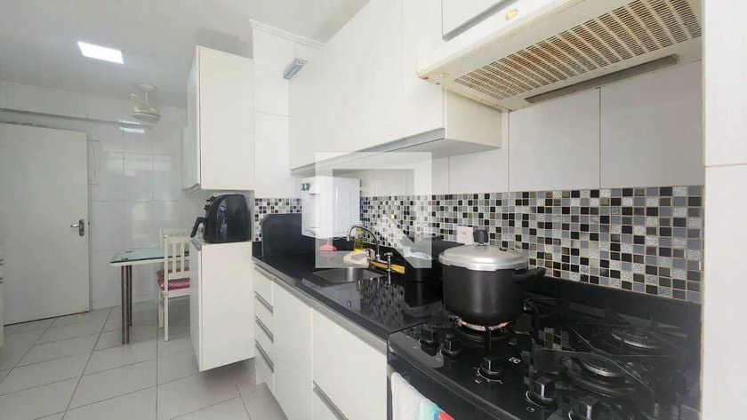Home office in a 4-bedroom apartment, 220 m² — photo 6