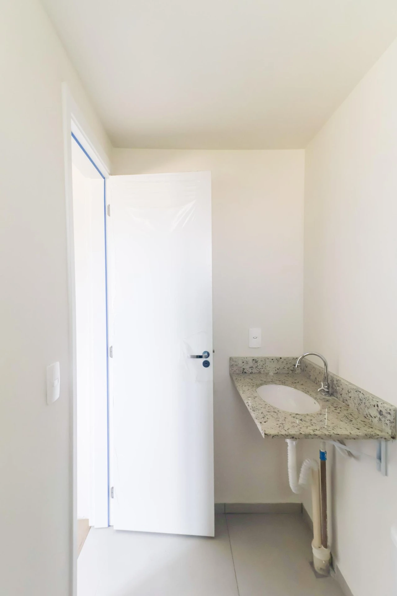 3-bedroom apartment with a park view in Curitiba — photo 36