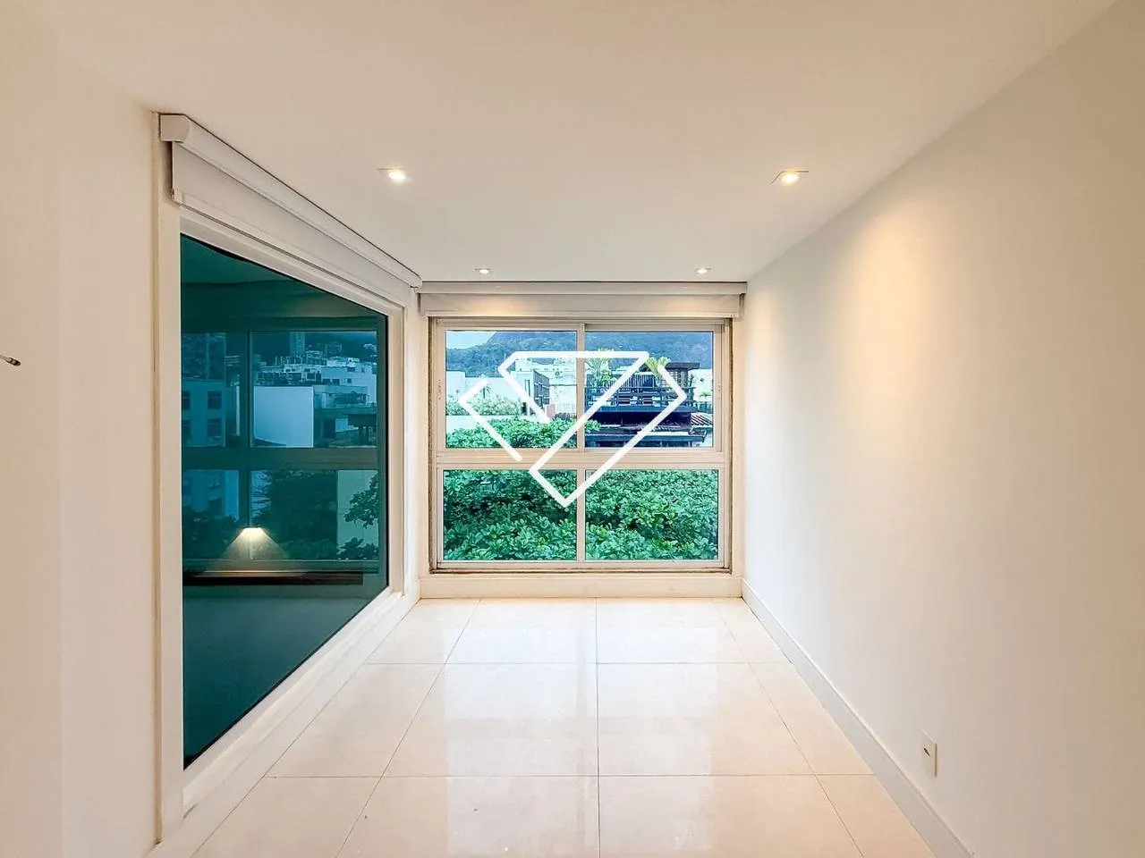 Water view in a 3-bedroom apartment, 660 m² — photo 16