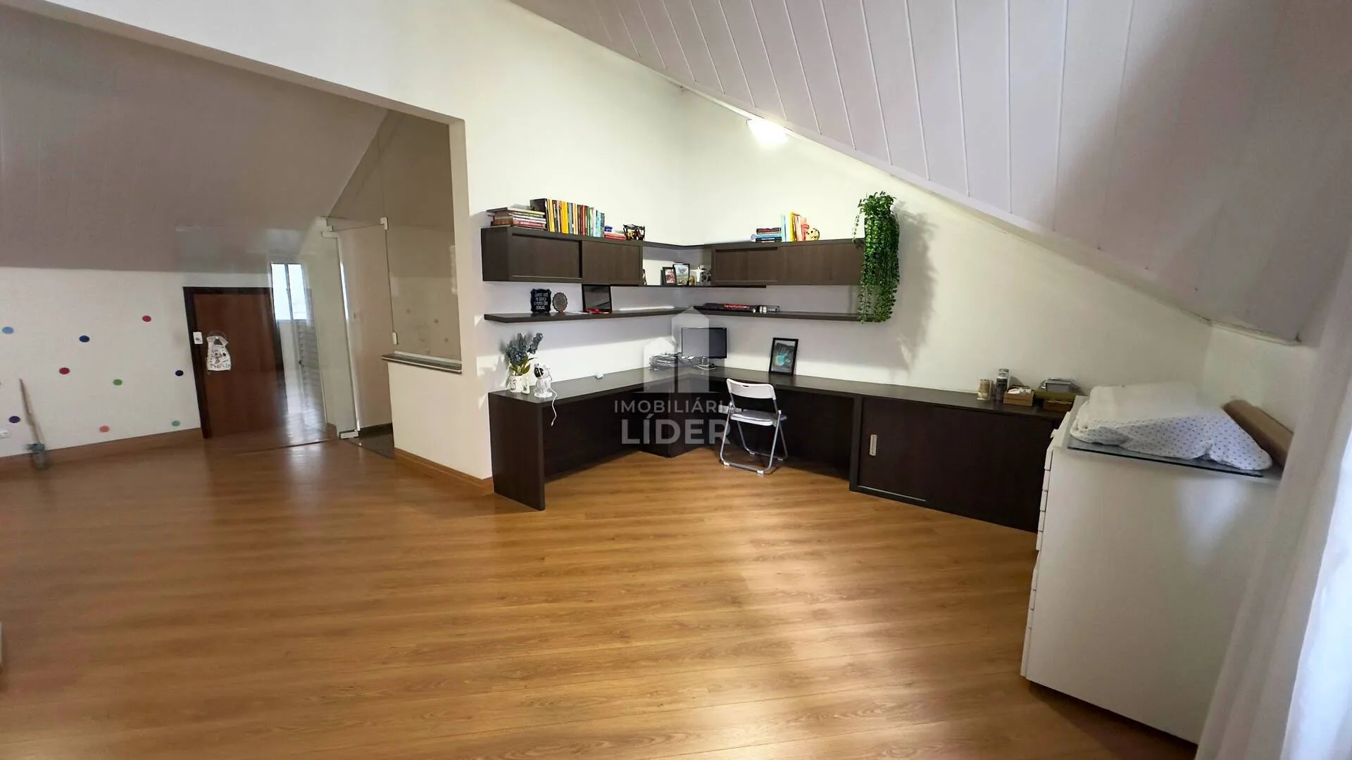 3-bedroom house with a home office in Curitiba — photo 26