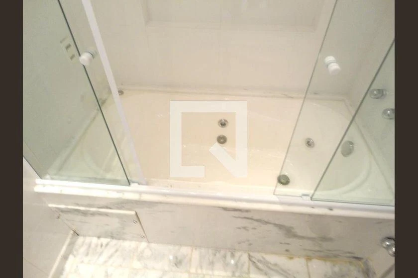 Furnished apartment with 4 bedrooms and 120 m² — photo 2