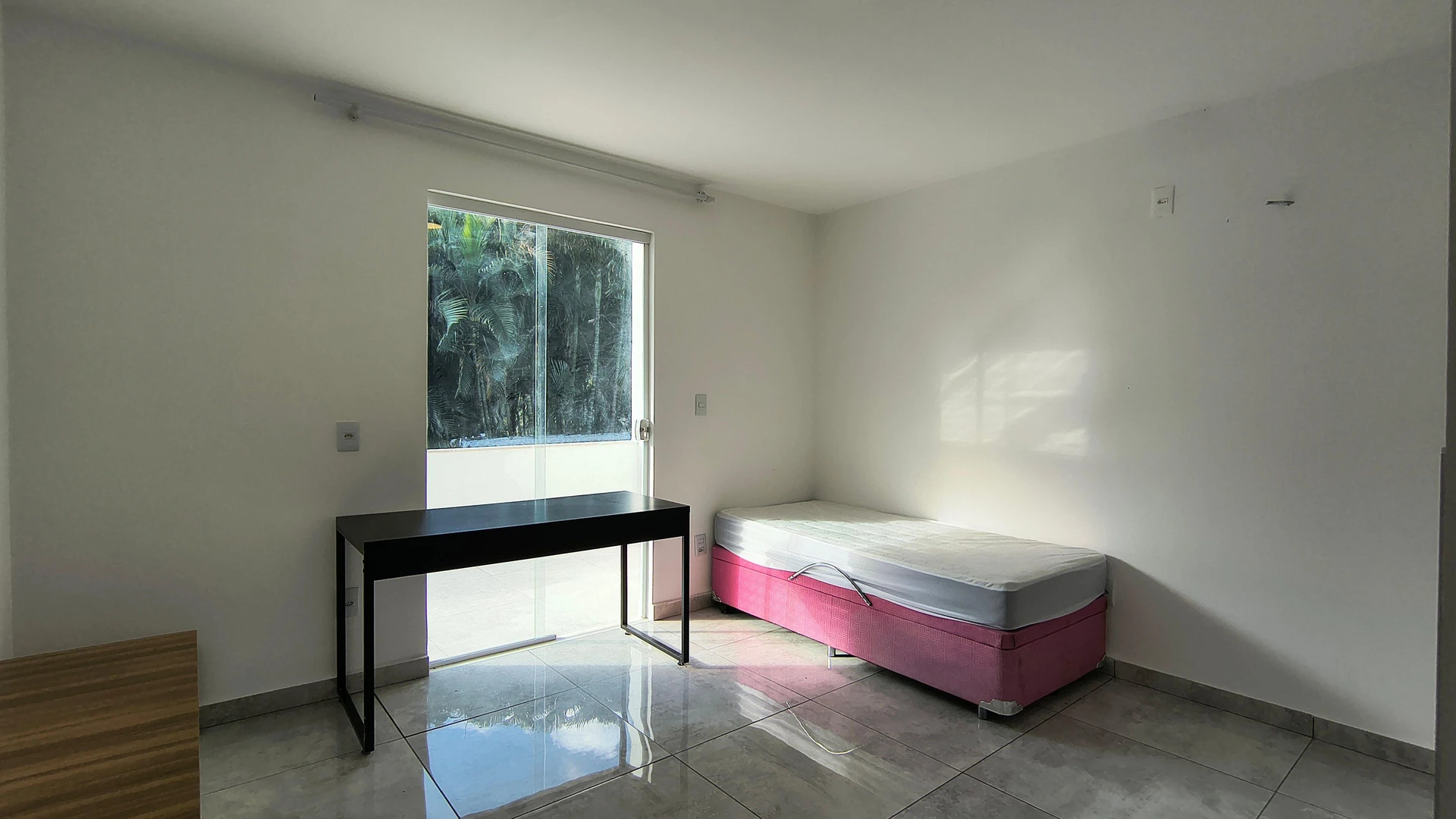 Casa mobiliada com 3 quartos, jardim e cozinha integrada — photo 27