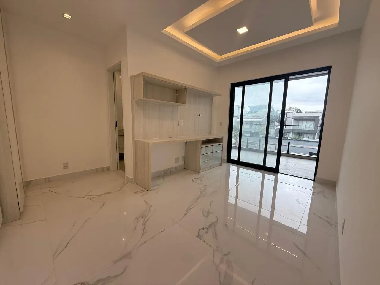 Private pool in a 5-bedroom house, 410 m² — photo 5