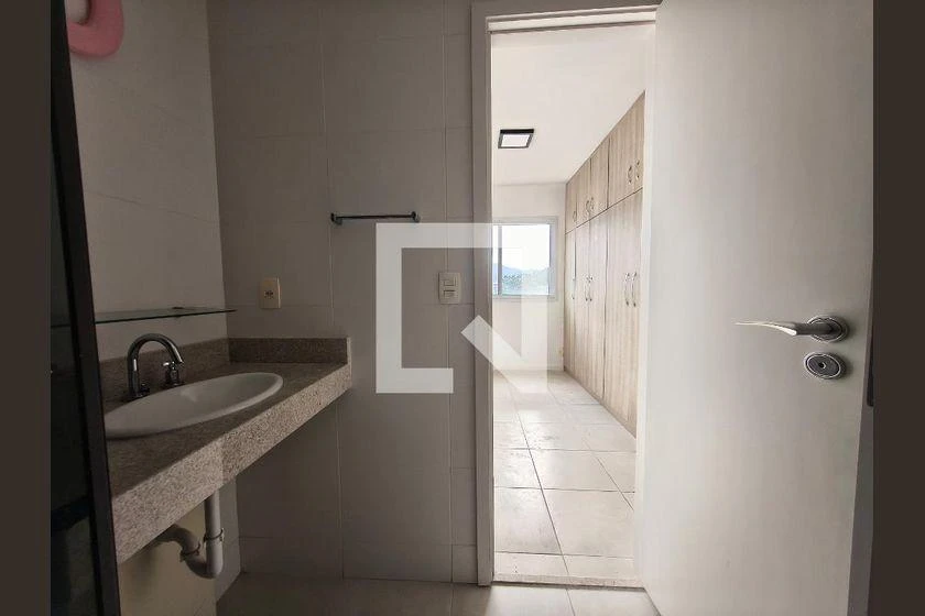Apartment with 4 en-suite bedrooms and 156 m² — photo 32