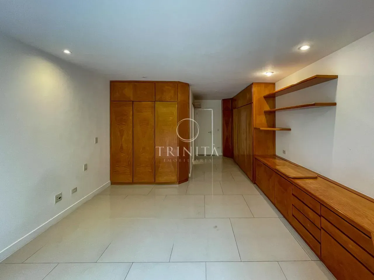 House for rent with 4 bedrooms and 5 bathrooms — photo 13