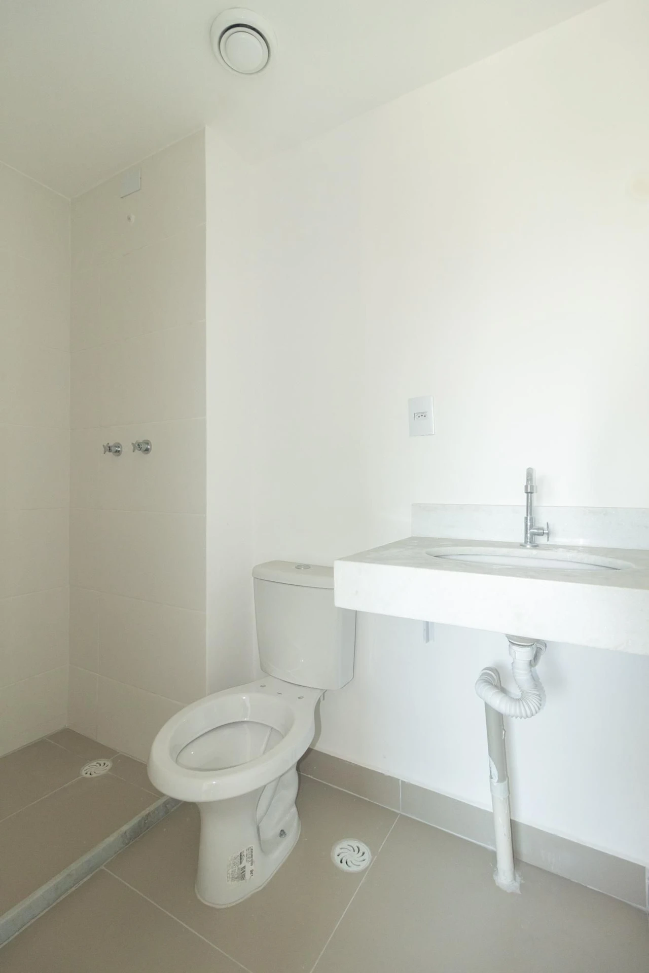 Apartamento de 2 dormitorios con balcón y 1 plaza — photo 10