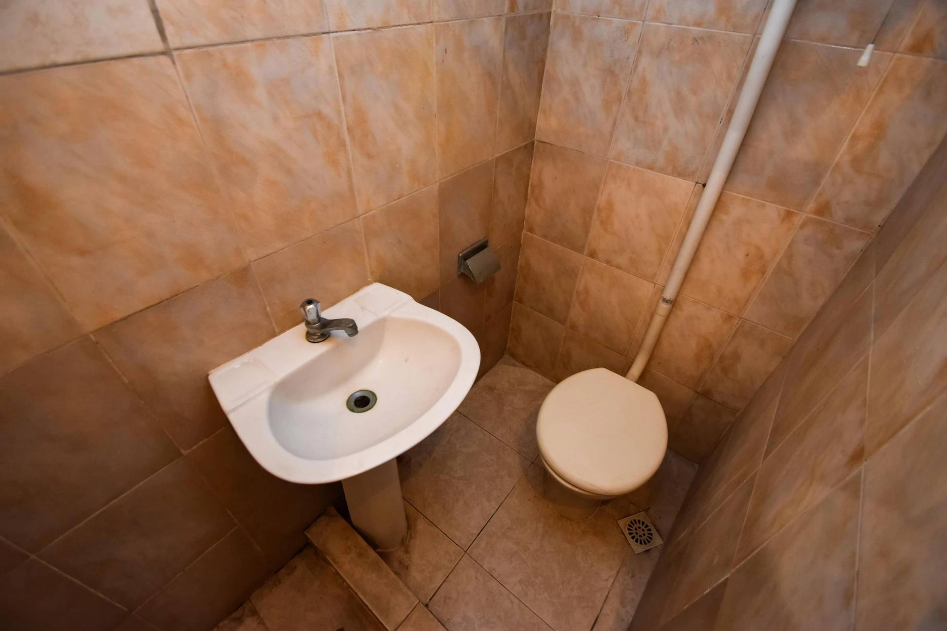 Unfurnished studio with no parking and 1 bedroom — photo 6