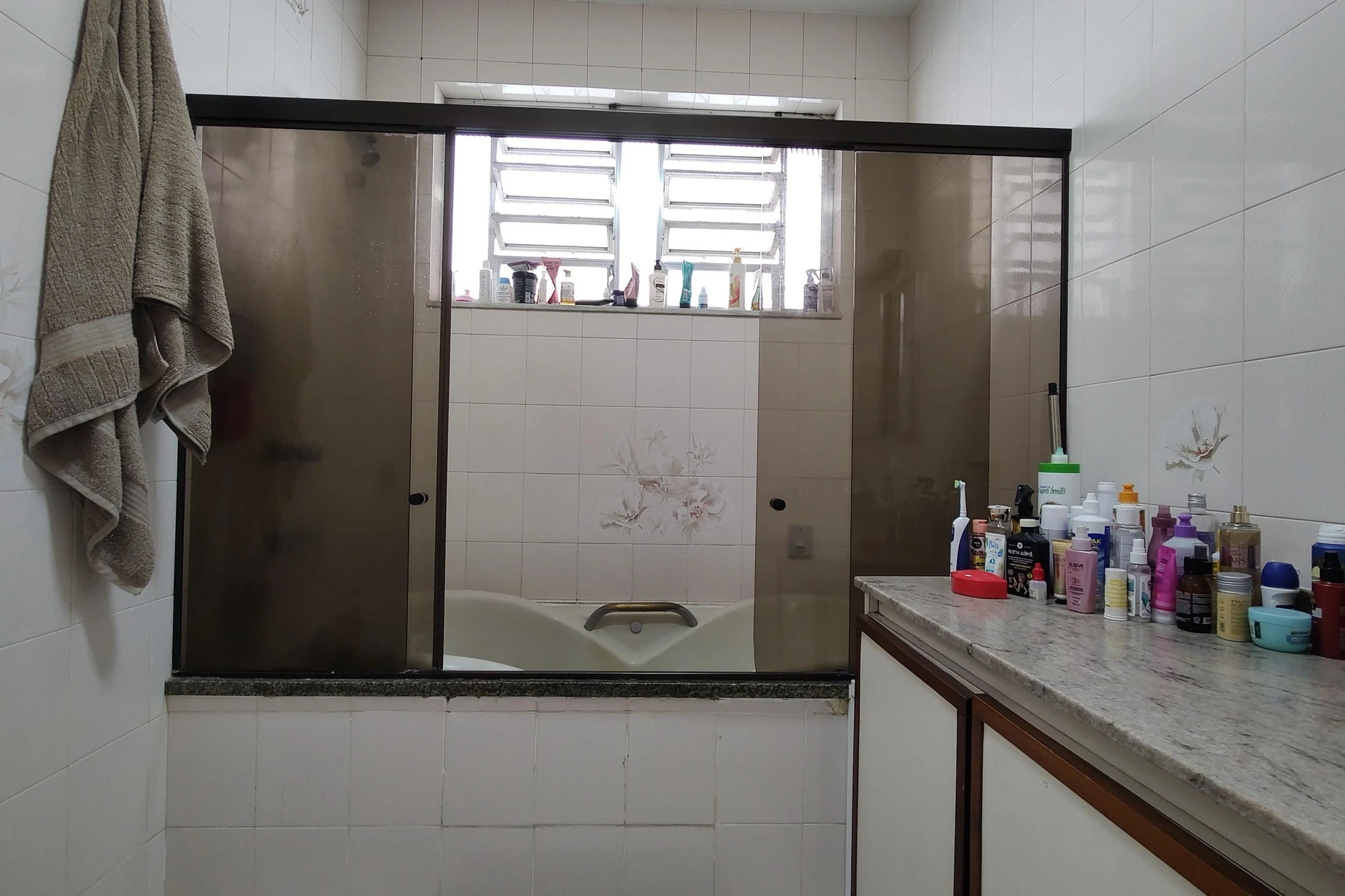Jacuzzi y 3 dormitorios: casa de 742 m² — photo 53
