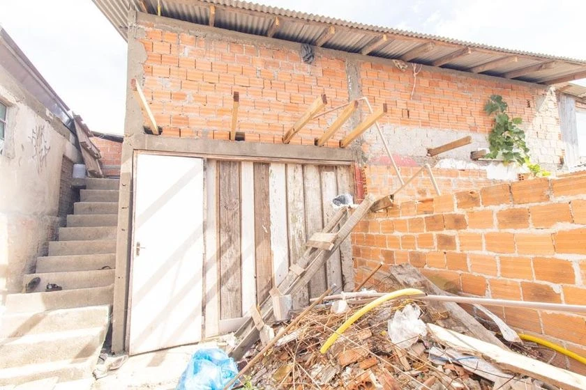 Furnished 2-bedroom house with a gas stove