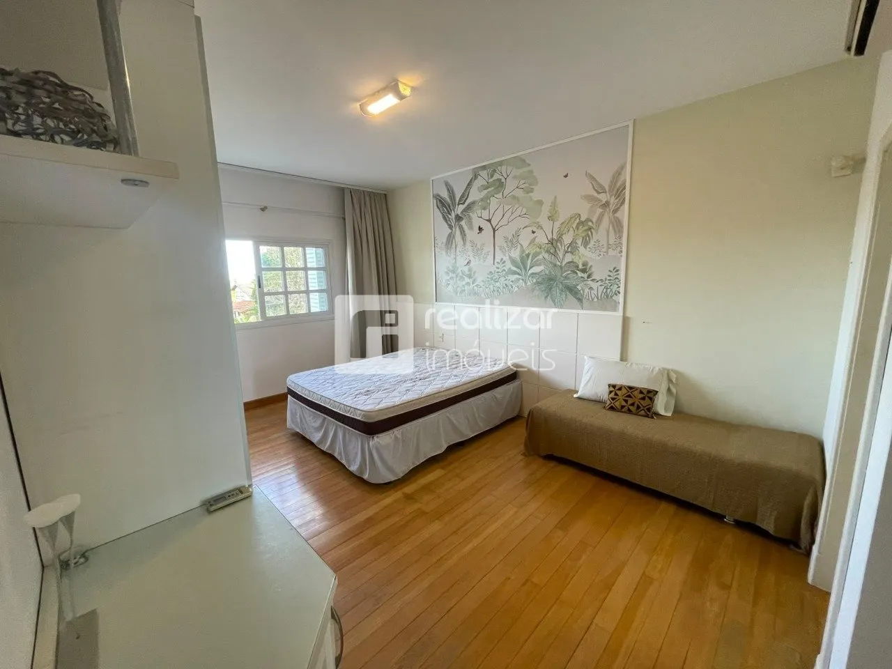 Casa de 5 dormitorios con balcón cerrado con vidrio — photo 13