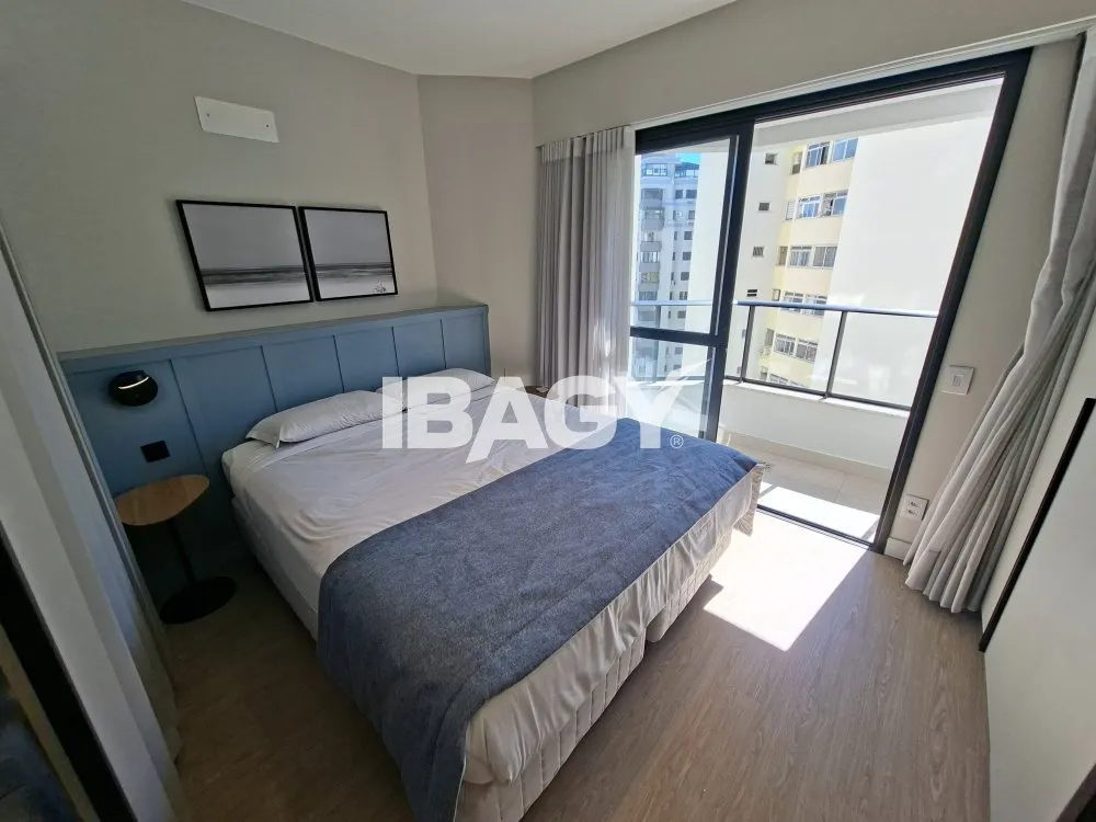 Studio with a glassed-in balcony and open-plan kitchen — photo 170