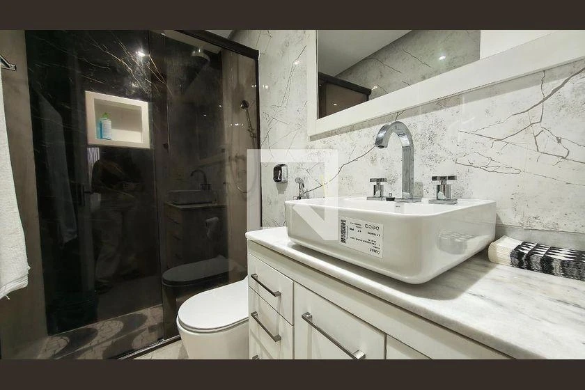 Washing machine in a 4-bedroom apartment, 205 m² — photo 15