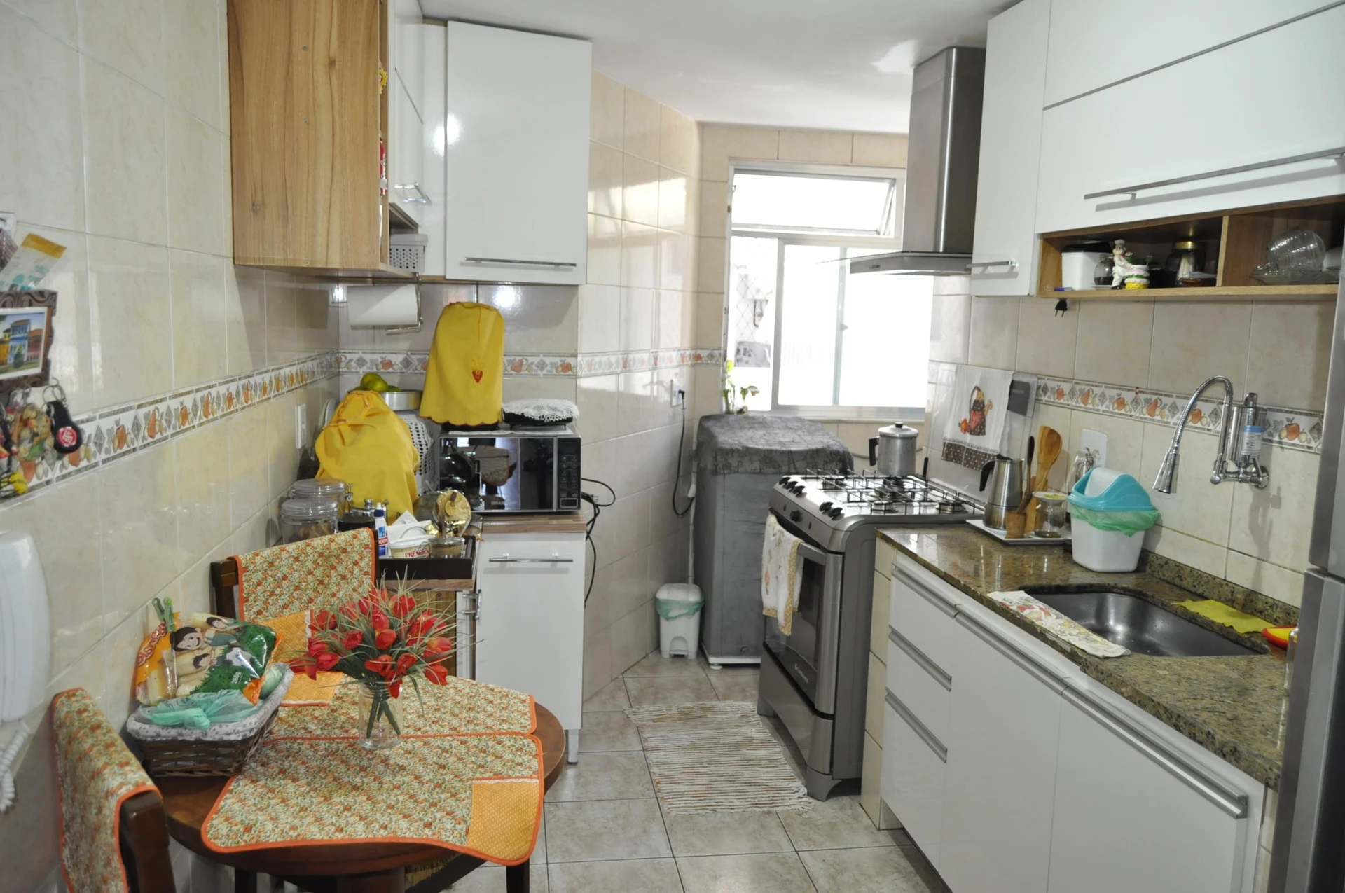Apartamento mobiliado com 2 quartos e varanda privativa — photo 33