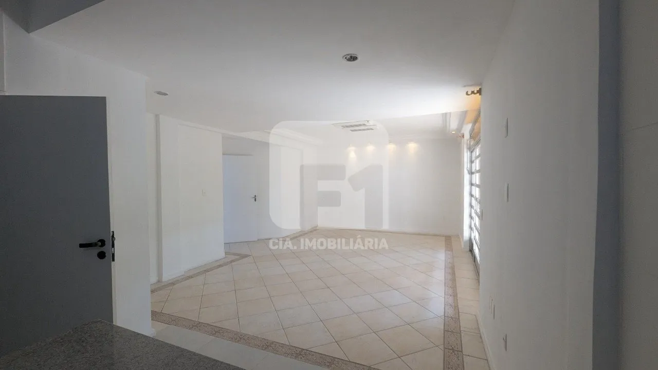 House with 6 bedrooms, en-suite and parking for 6 — photo 8