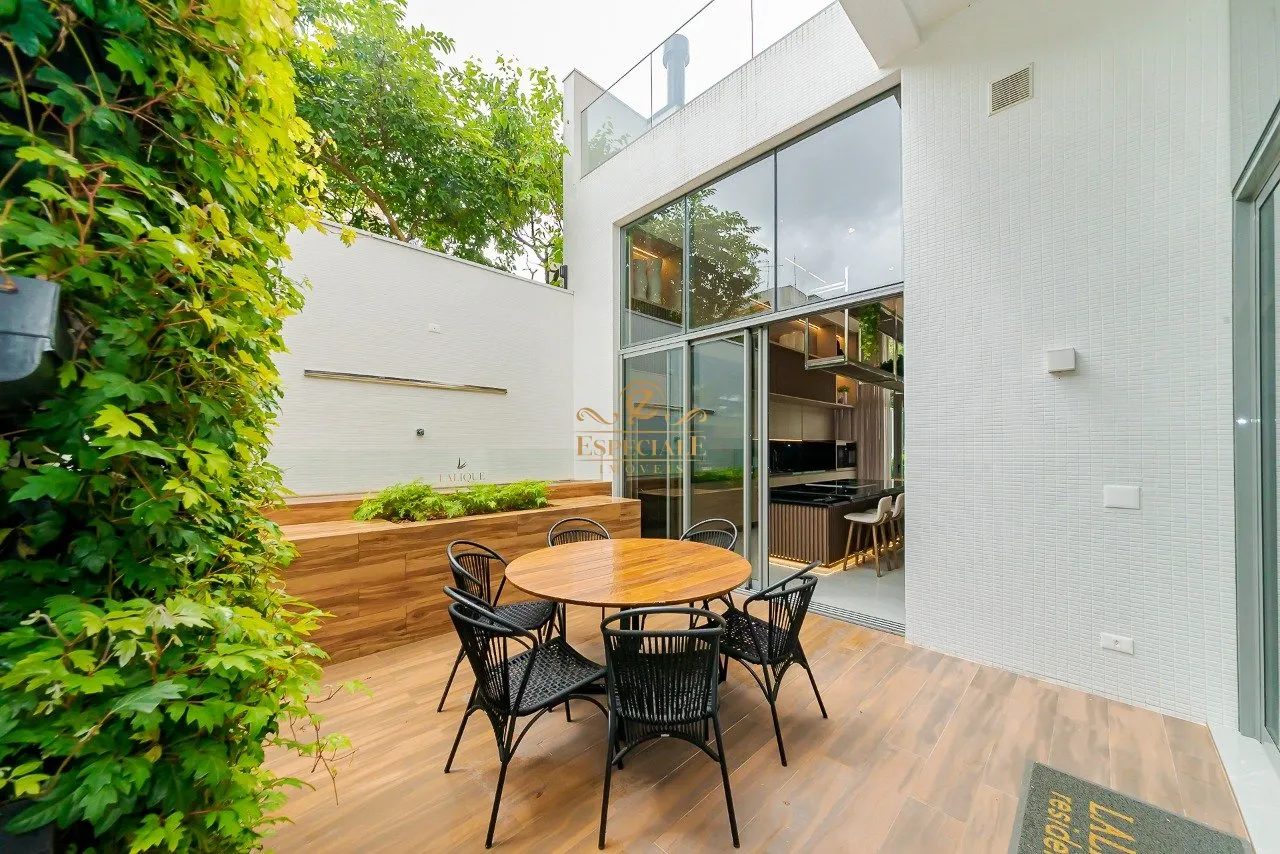 Furnished 186 m² apartment with 3 en-suite bedrooms — photo 30