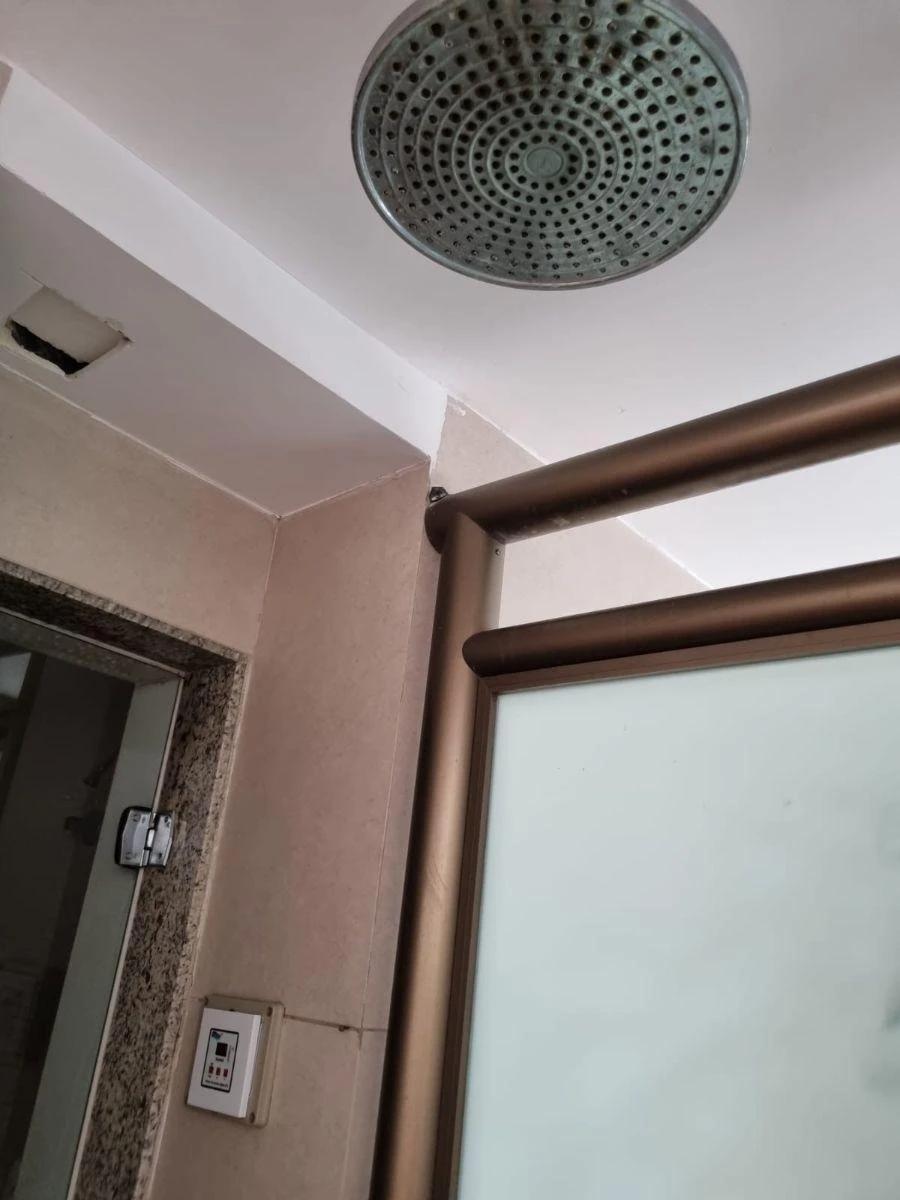 4-bedroom apartment in a building with a sauna — photo 16