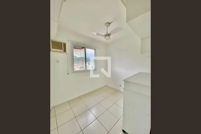 Apartamento de 2 quartos em condomínio com piscina — photo 24