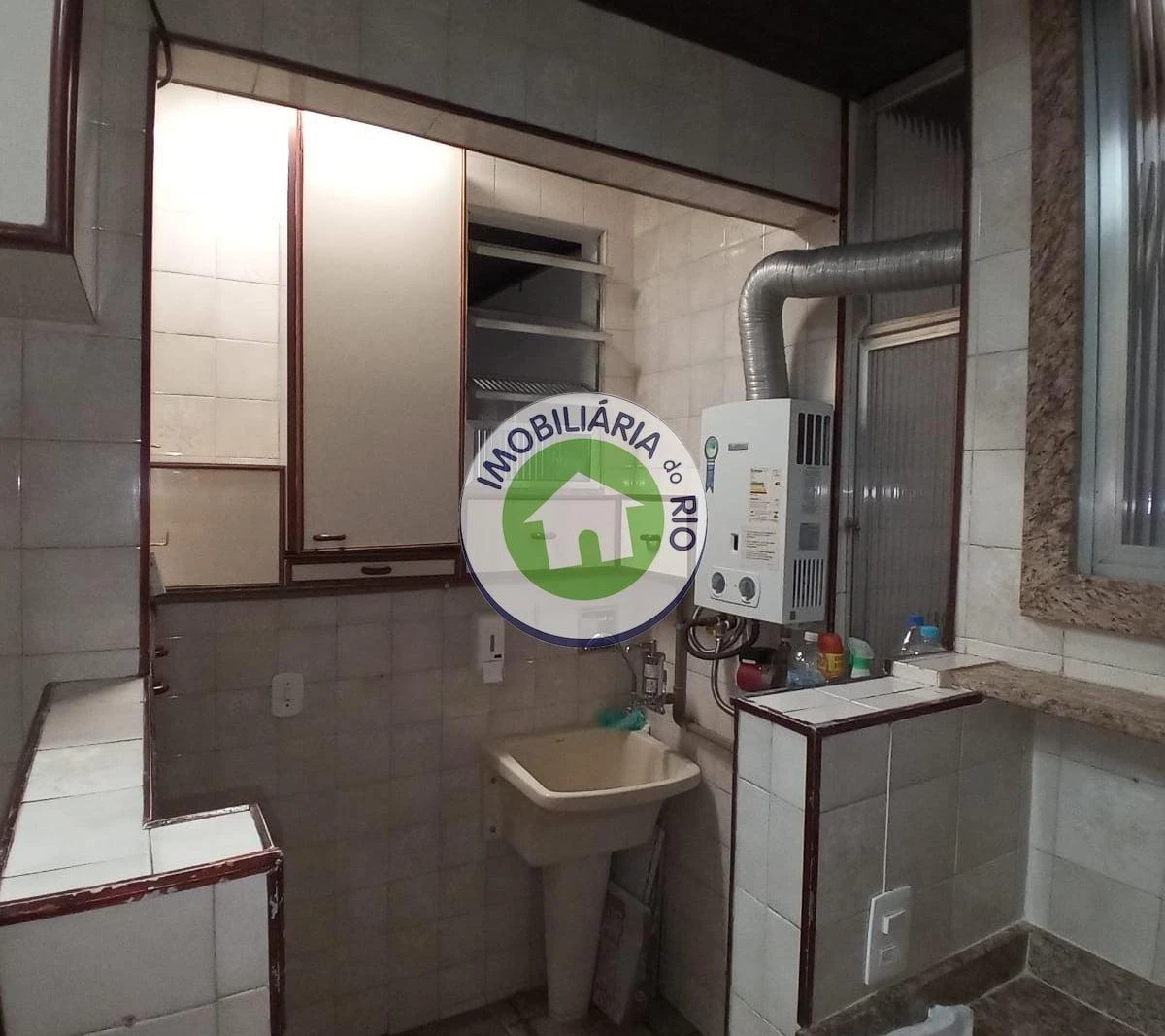 3-bedroom, 2-bath apartment with no parking space — photo 34