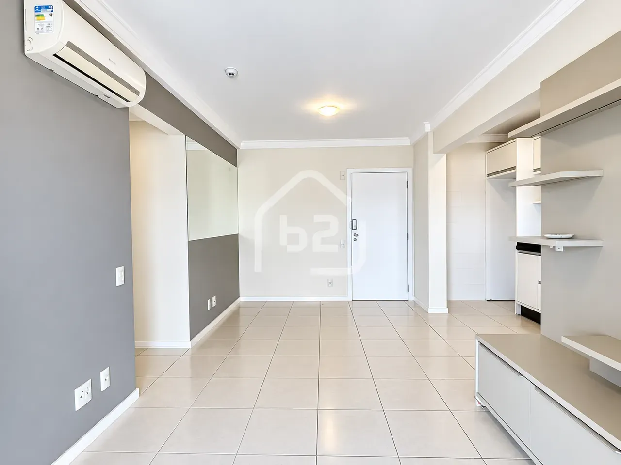 2-bedroom apartment in a building with a gym — photo 13