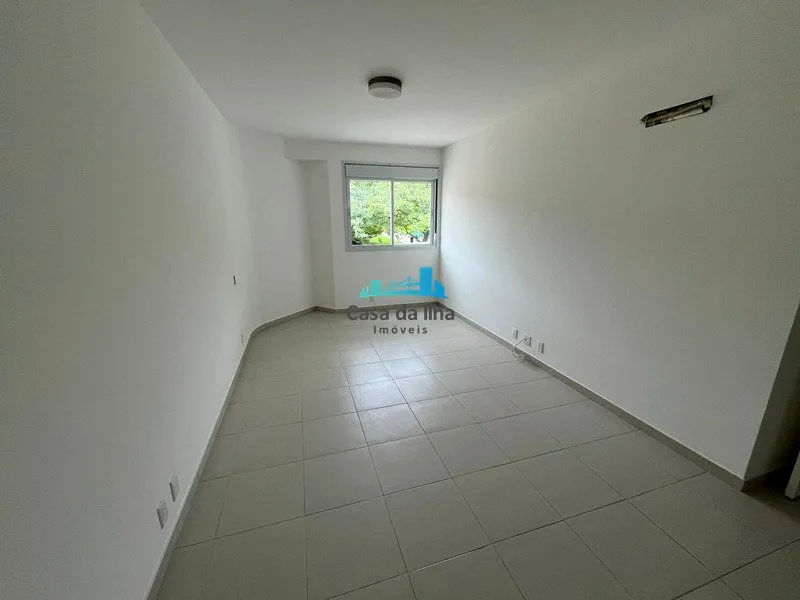 Квартира з 3 спальнями з власною ванною і 216 м² — photo 24