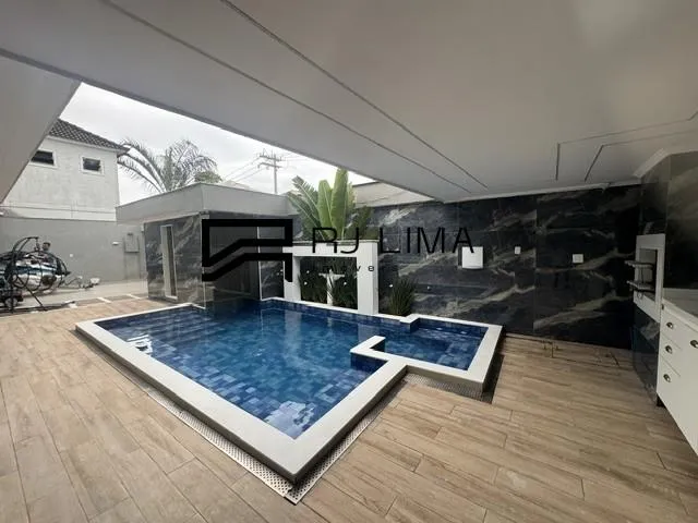 5-bedroom house with a walk-in closet in Rio de Janeiro — photo 19