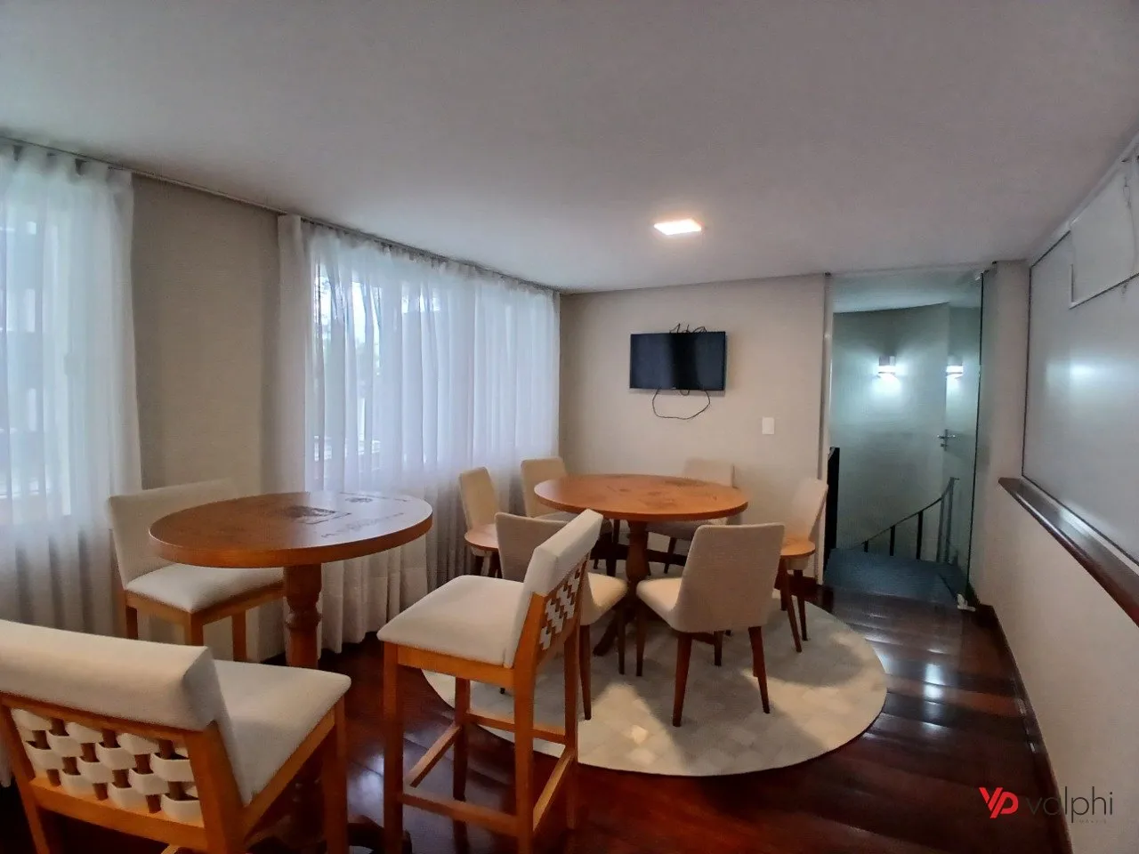 4-bedroom apartment with a walk-in closet in Curitiba — photo 73