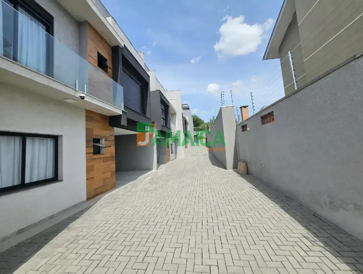 3-bedroom house with a grill on the balcony — photo 16