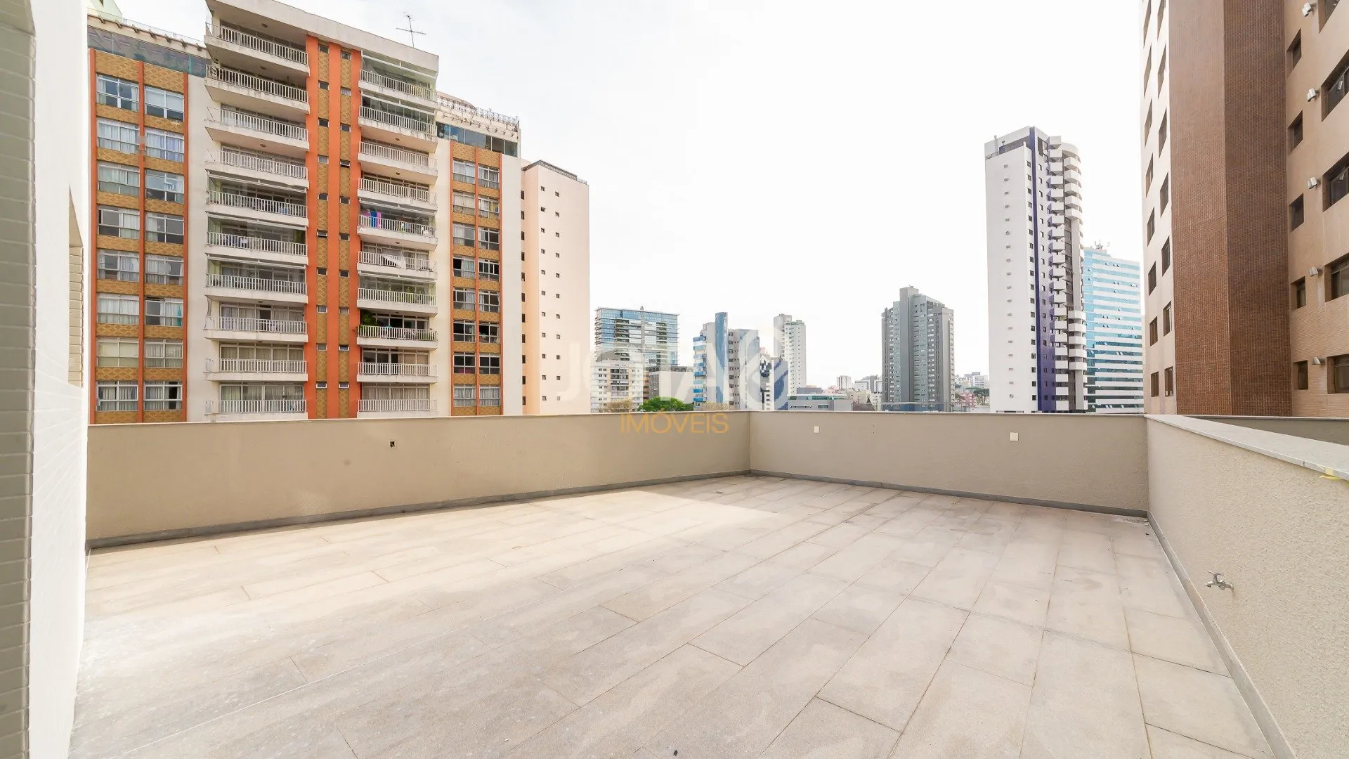 Unfurnished apartment with 3 en-suite bedrooms and balcony — photo 25