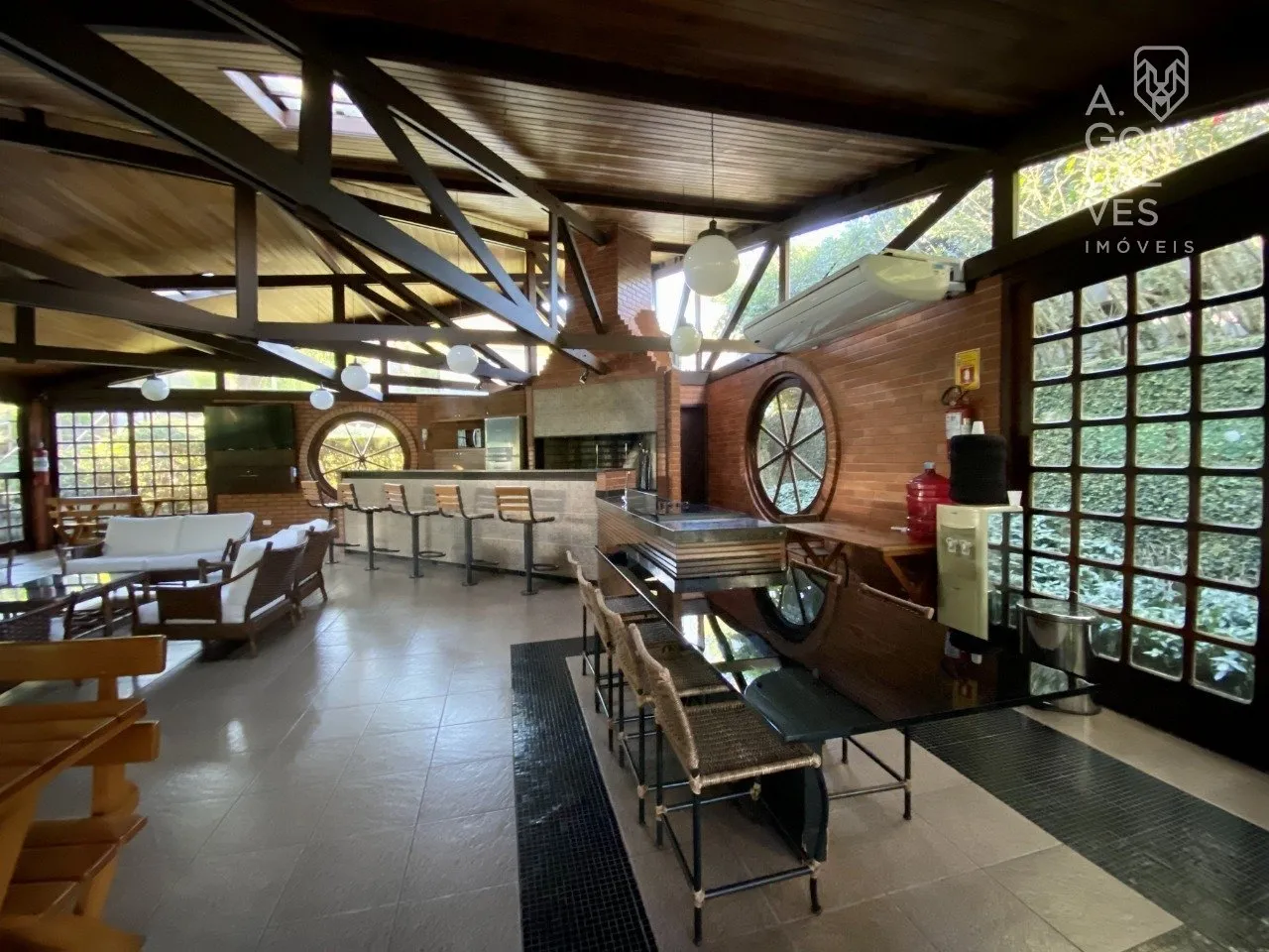 Furnished house with 3 bedrooms, 1000 m² and 4 parking spots — photo 39