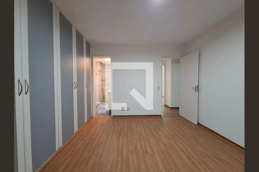 Home office in a 4-bedroom apartment, 140 m² — photo 37