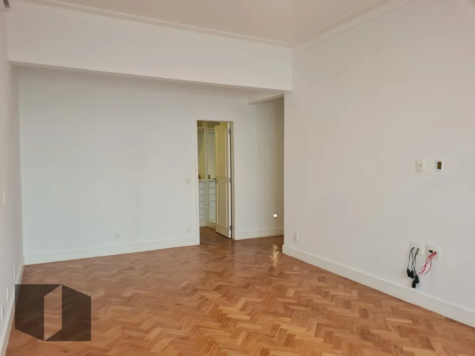 3-bedroom apartment with floor-to-ceiling windows — photo 27