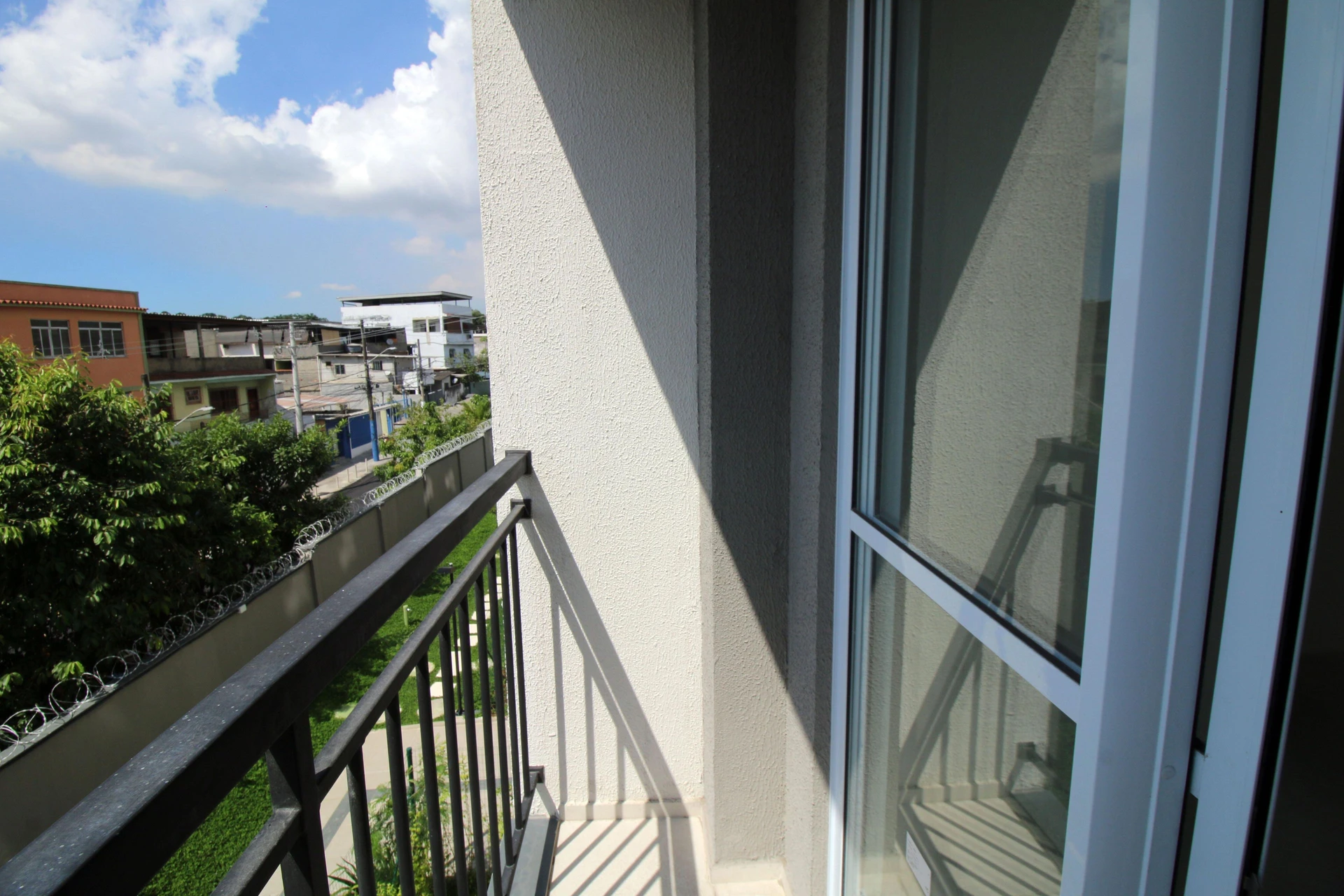 2-bedroom apartment in a building with a gym — photo 41