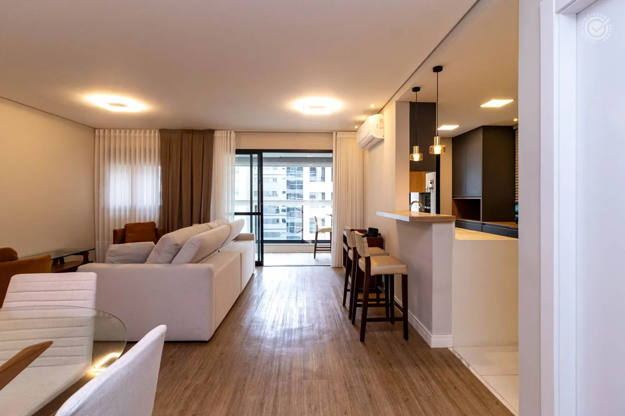 Furnished apartment with 3 bedrooms and 4 bathrooms — photo 3
