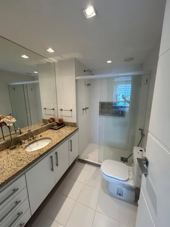 179 m² furnished apartment with 3 en-suites and 4 baths — photo 15