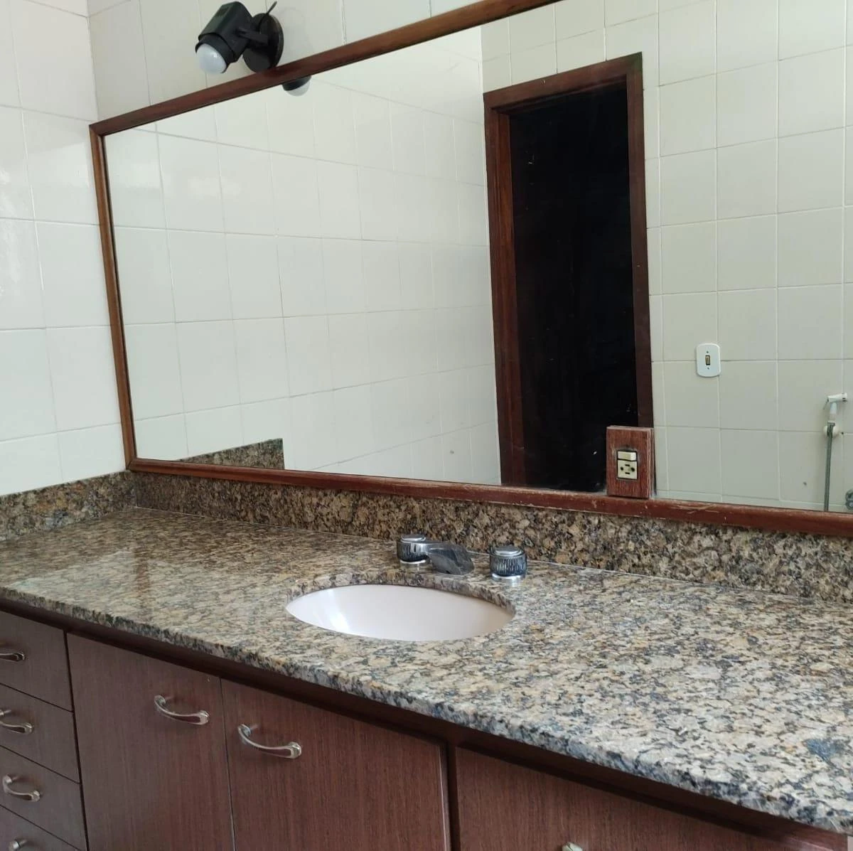 Casa térrea sem mobília com 4 quartos e 6 banheiros — photo 22