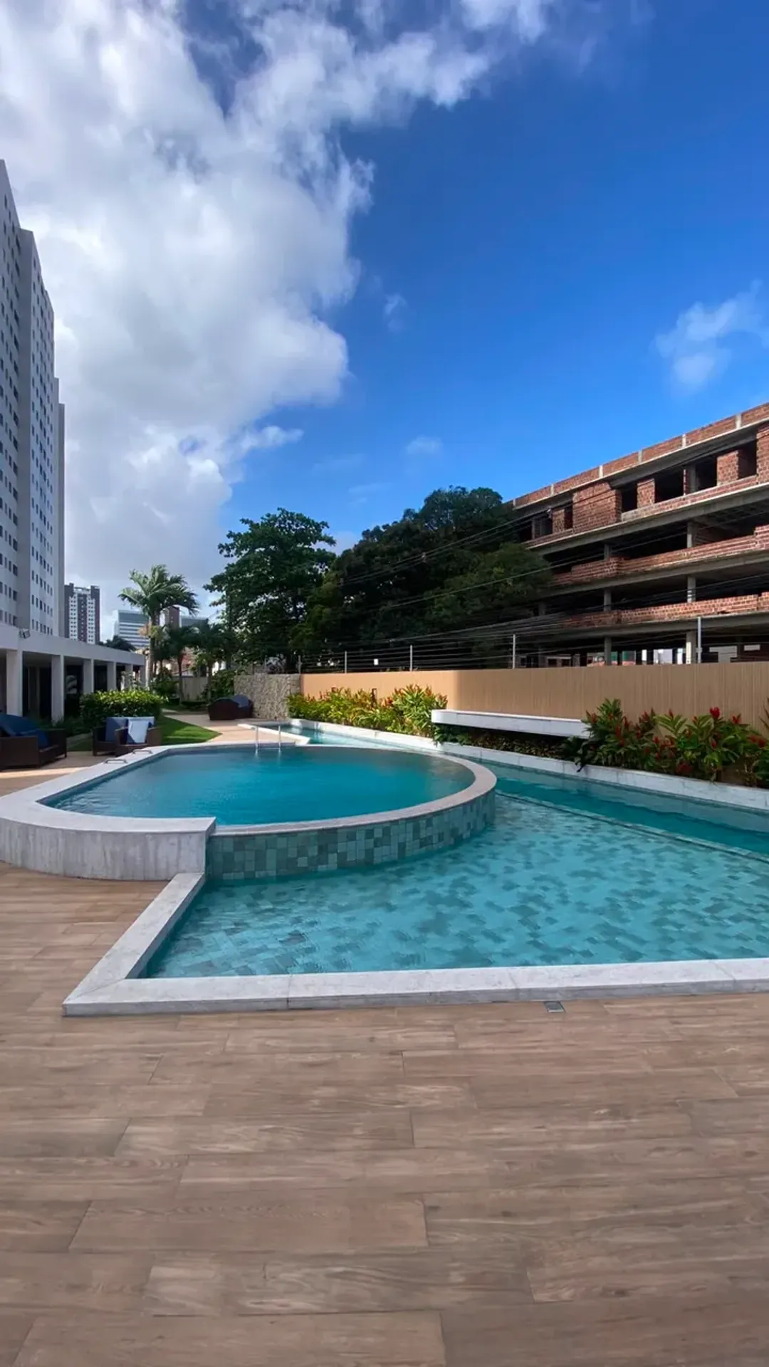 2-bedroom apartment with suite and private garden — photo 17