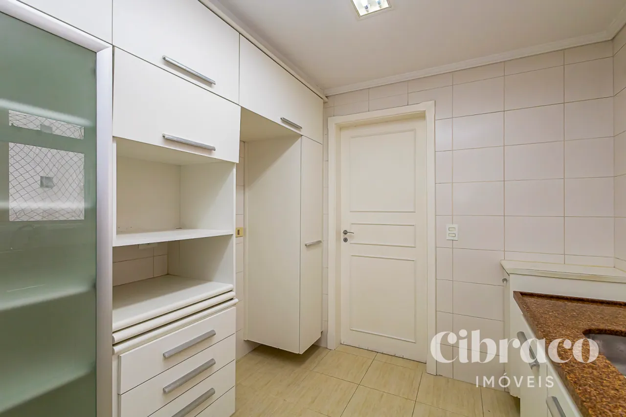 Apartamento de 3 dormitorios con 205 m² y balcón — photo 10