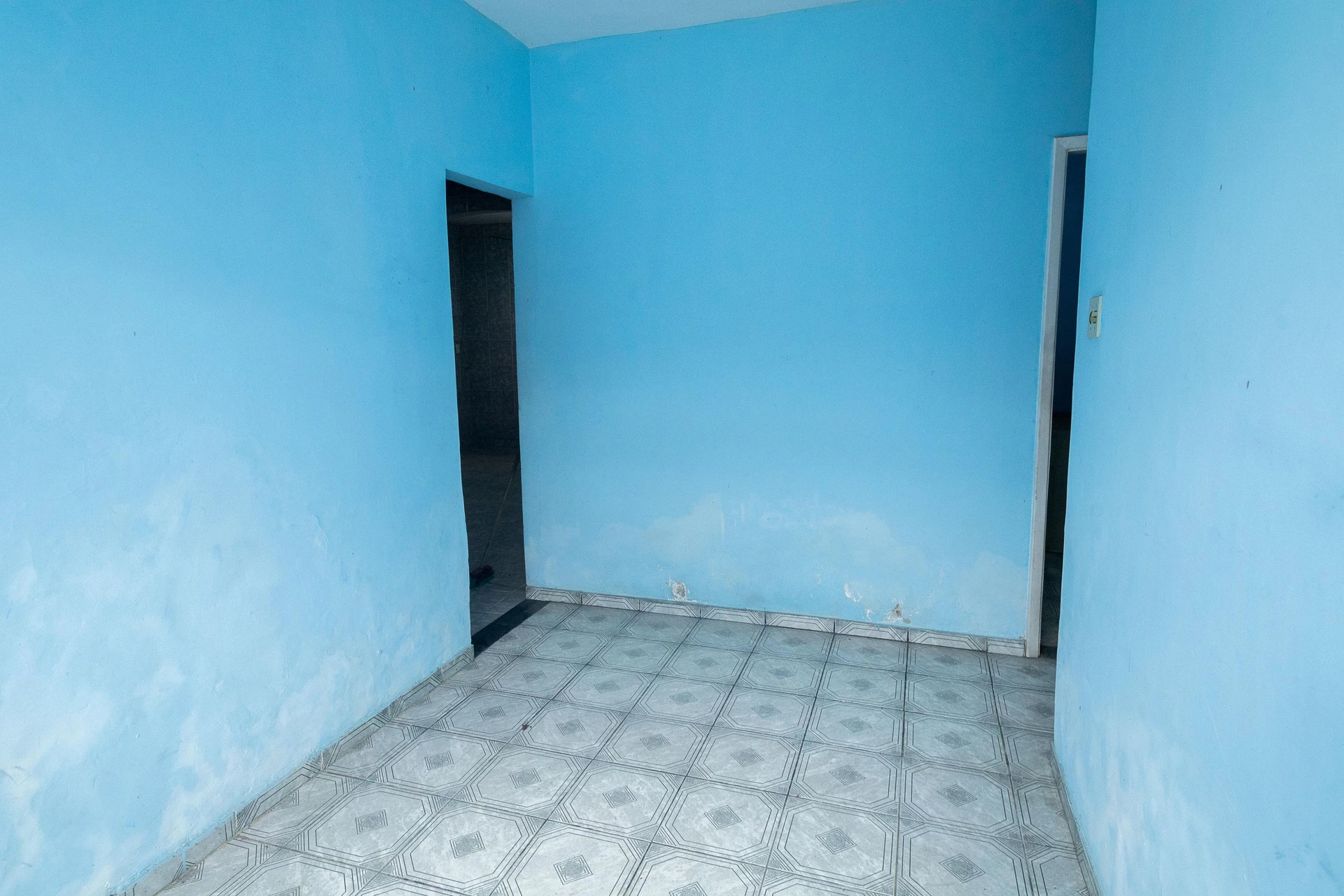 House with 3 bedrooms, 1 en-suite, and private yard — photo 12