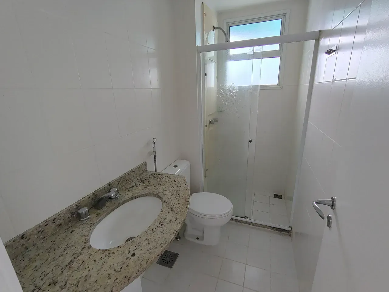 77 m² apartment with 2 bedrooms and 2 bathrooms — photo 16