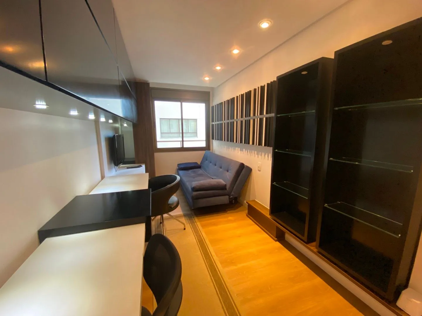 Балкон з грилем та 3 спальні: квартира 397 м² — photo 30
