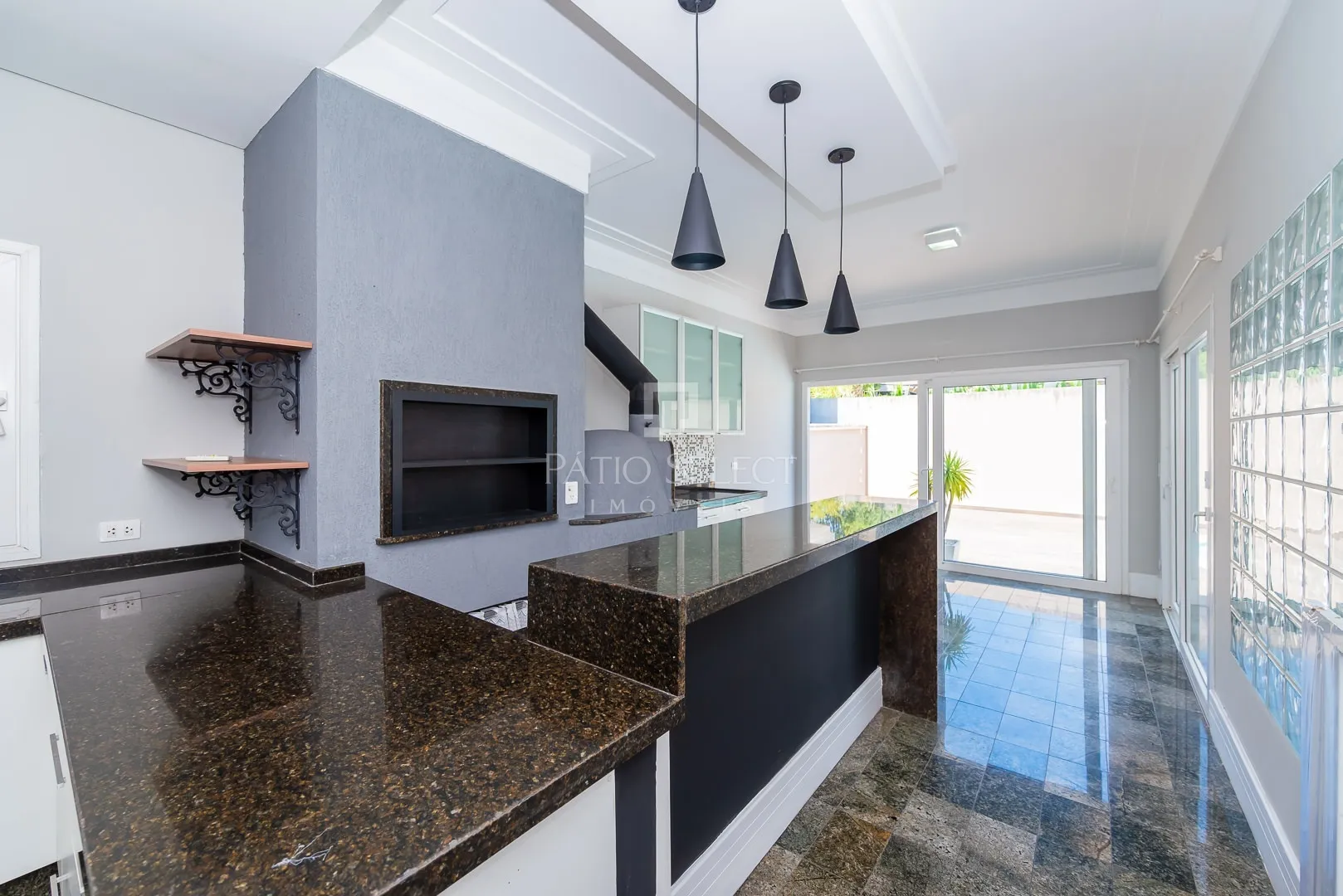 Furnished house, 305 m², with a bathtub — photo 25